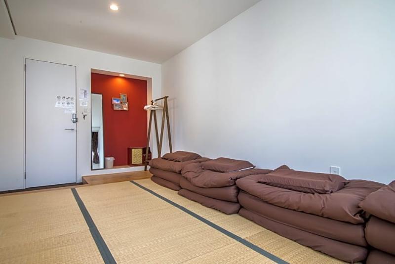 Beehive Hostel Osaka Ngoại thất bức ảnh