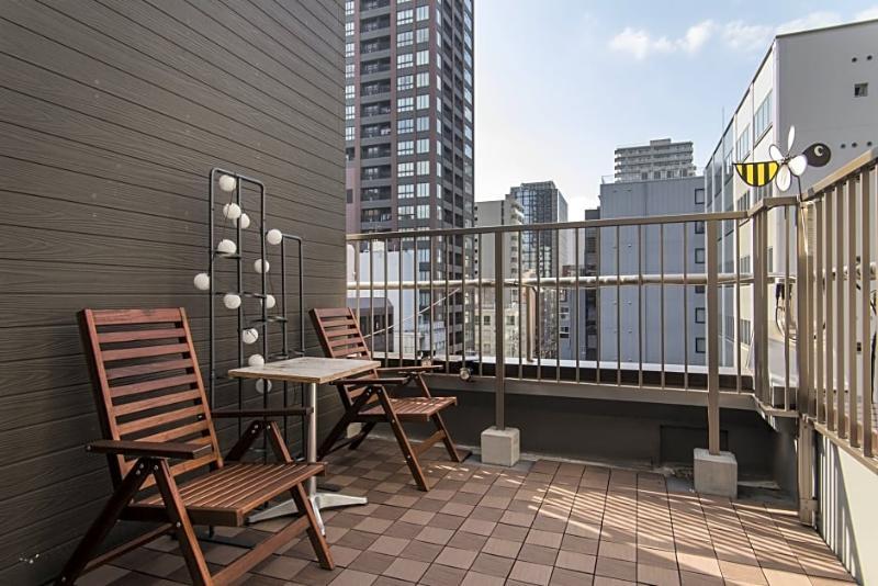 Beehive Hostel Osaka Ngoại thất bức ảnh